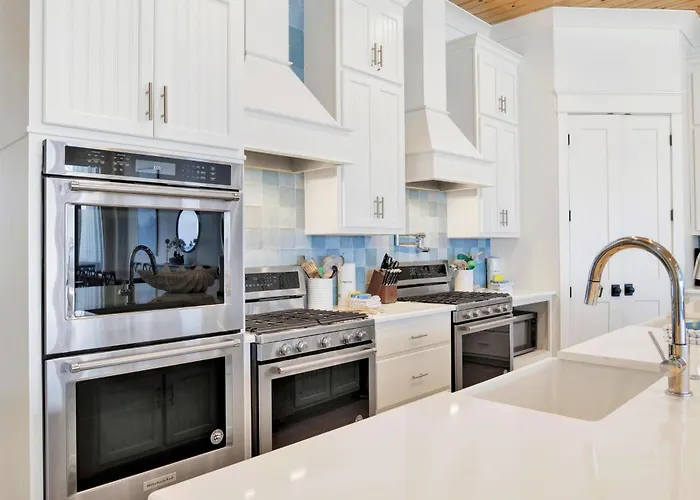 Seaside West 12 Bdrm, 115 Bath, Private Pools, Sleeps 36 Gulf Shores