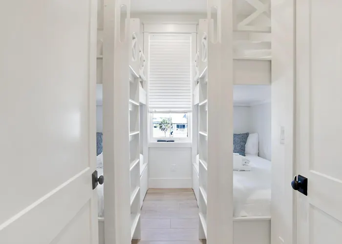Seaside West 12 Bdrm, 115 Bath, Private Pools, Sleeps 36 *