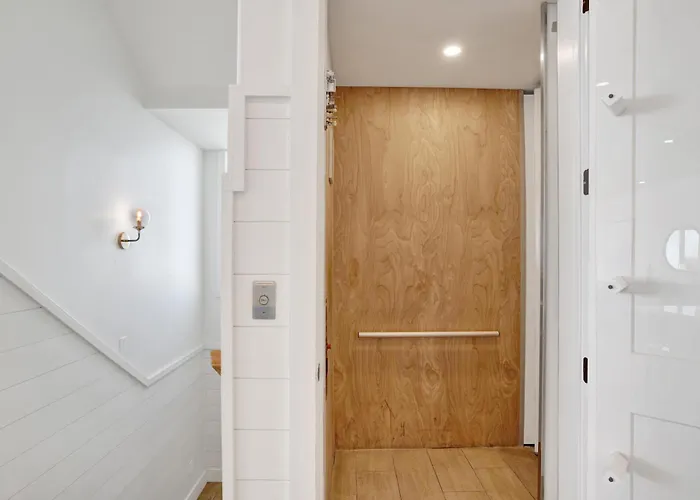 Seaside West 12 Bdrm, 115 Bath, Private Pools, Sleeps 36 *