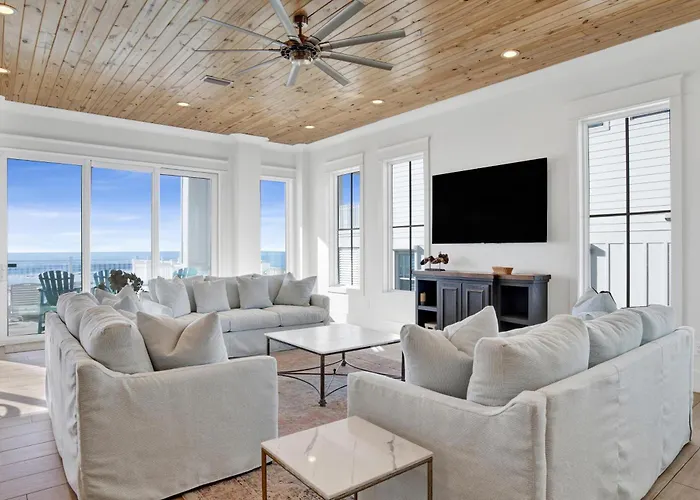 Seaside West 12 Bdrm, 115 Bath, Private Pools, Sleeps 36 Holiday home